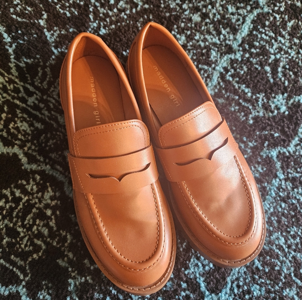 Womens Madden Girl Harlee Platform Penny Loafer - Tan 8.5